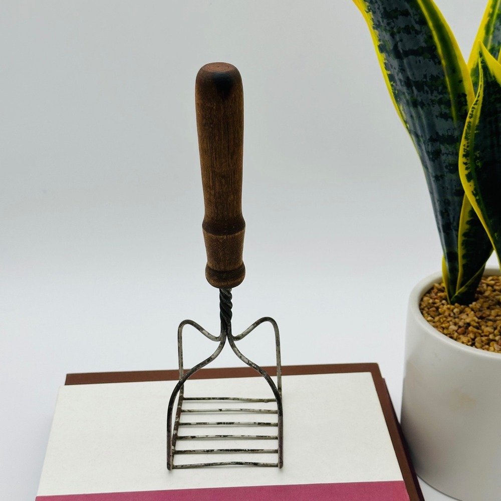 Vintage Primitive Potato Masher Twisted Metal Wire Wood Handle Farmhouse Decor